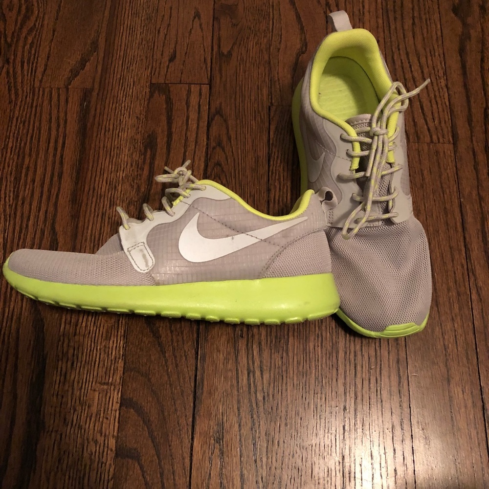 Nike Roche Sneakers - Picture 3 of 5